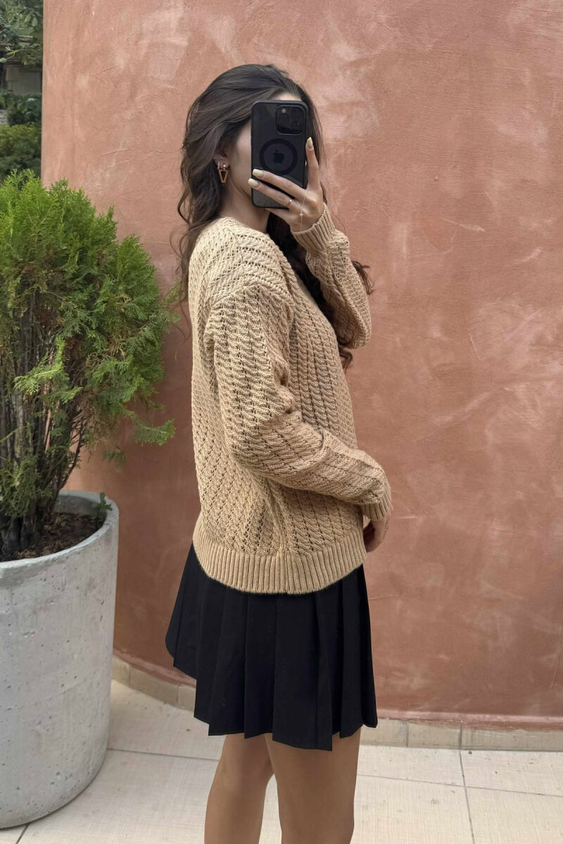 TRIKO E THJESHTË NJËNGJYRËSHE E THURUR PËR FEMRA NË NGJYRËN KAFE TË ZBARDHUR - 3