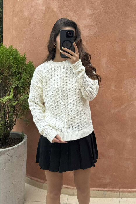 TRIKO E THJESHTË NJËNGJYRËSHE E THURUR PËR FEMRA NË NGJYRËN KREM - 2