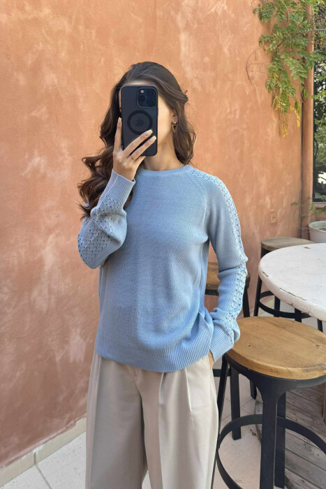 TRIKO E THJESHTË NJËNGJYRËSHE PËR FEMRA NË NGJYRËN BLU TË ZBARDHUR - 3