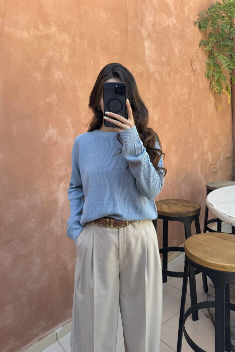 TRIKO E THJESHTË NJËNGJYRËSHE PËR FEMRA NË NGJYRËN BLU TË ZBARDHUR - 4