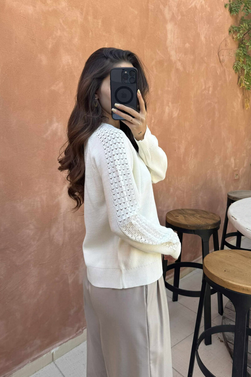 TRIKO E THJESHTË NJËNGJYRËSHE PËR FEMRA NË NGJYRËN E BARDHË - 2