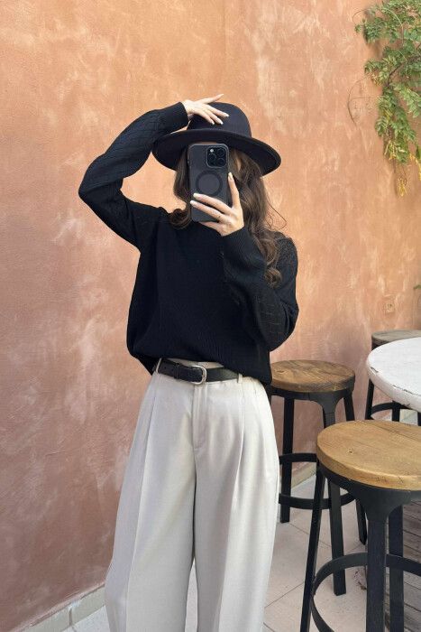 TRIKO E THJESHTË NJËNGJYRËSHE PËR FEMRA NË NGJYRËN E ZEZË - 4