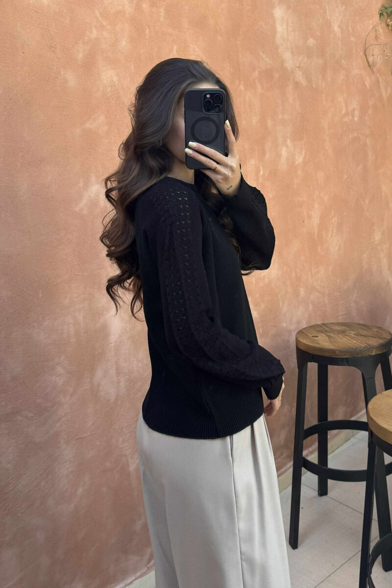 TRIKO E THJESHTË NJËNGJYRËSHE PËR FEMRA NË NGJYRËN E ZEZË - 3