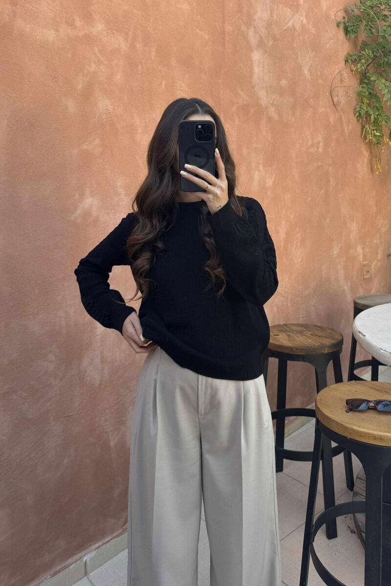 TRIKO E THJESHTË NJËNGJYRËSHE PËR FEMRA NË NGJYRËN E ZEZË - 5