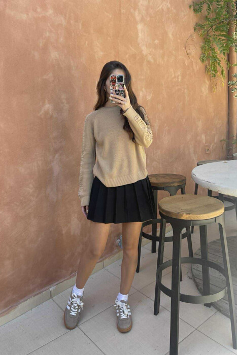 TRIKO E THJESHTË NJËNGJYRËSHE PËR FEMRA NË NGJYRËN KAFE TË ZBARDHUR - 1