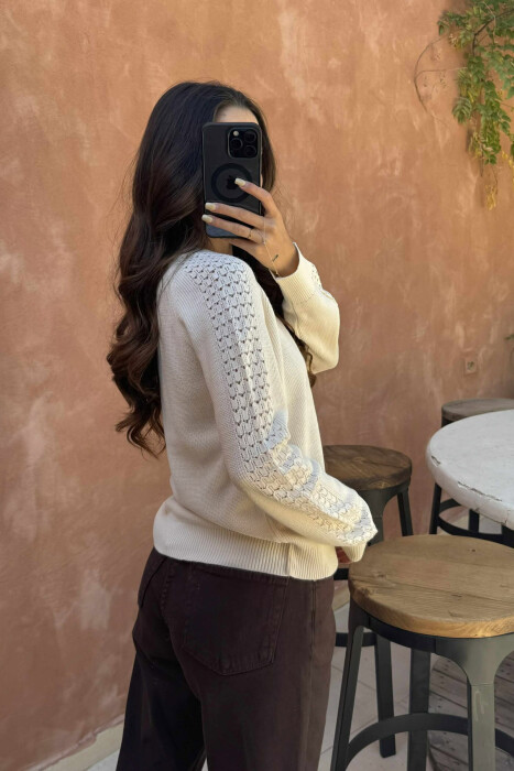 TRIKO E THJESHTË NJËNGJYRËSHE PËR FEMRA NË NGJYRËN KREM - 4