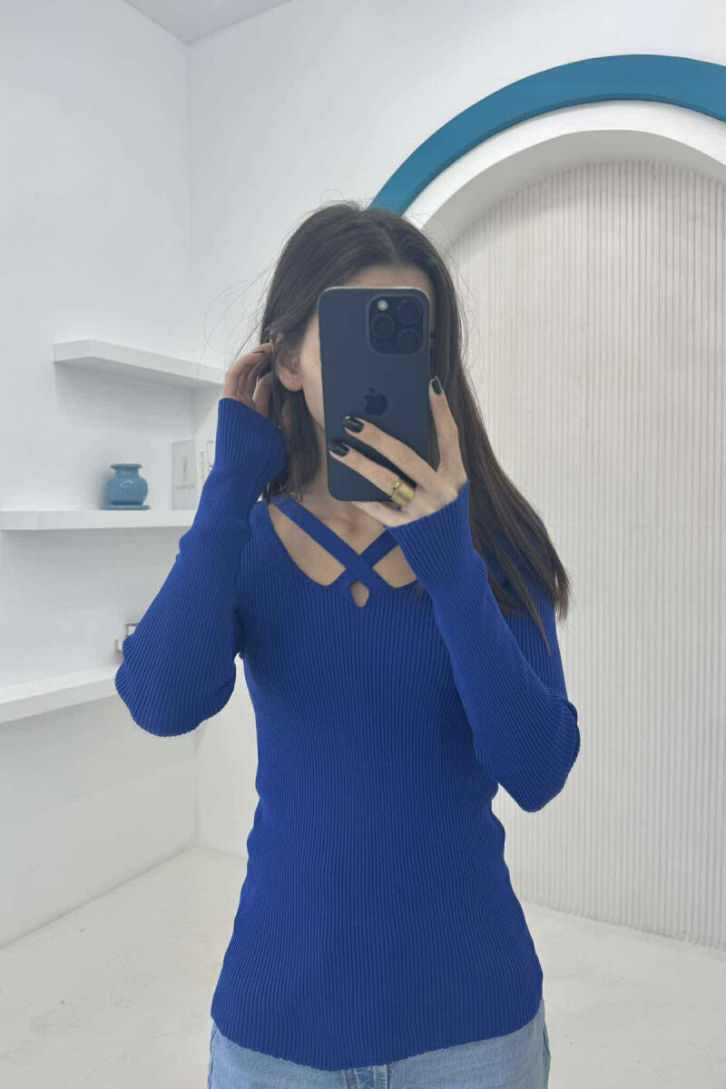TRIKO E THJESHTË PËR FEMRA NË NGJYRËN BLU E ERRËT - 3