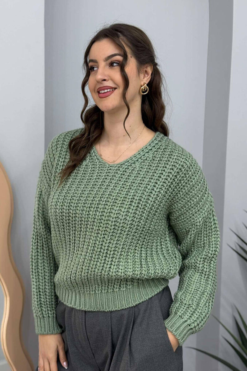 TRIKO E THJESHTË PËR FEMRA NË NGJYRËN MENTE - 1