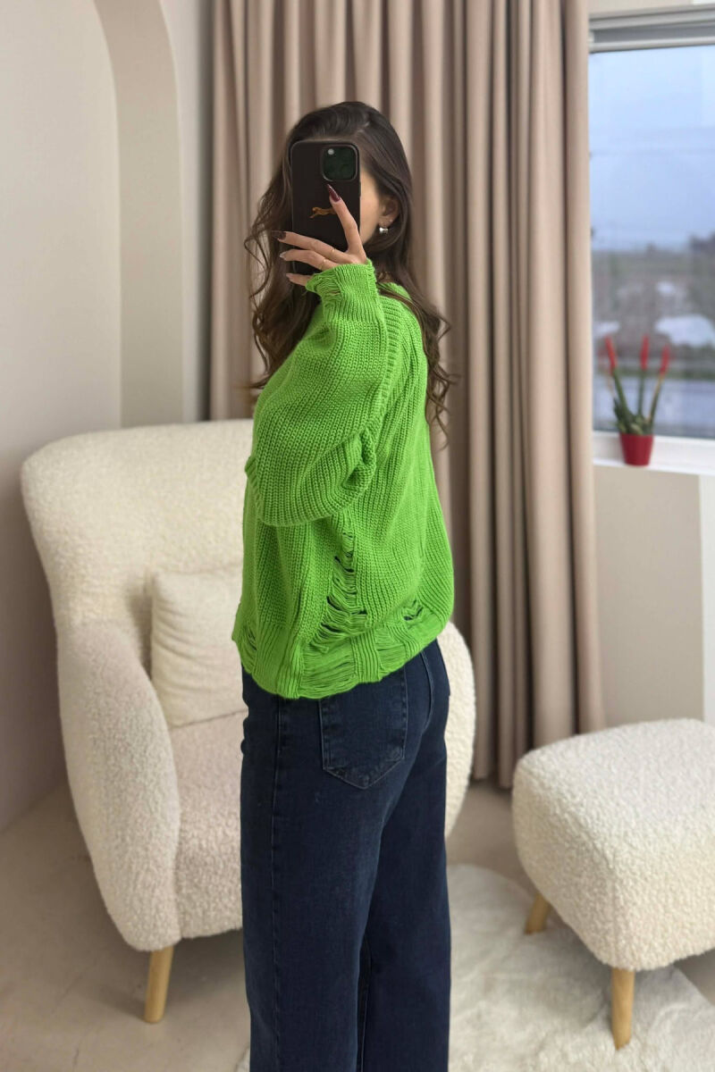 TRIKO E THURRUR NJË NGJYRËSHE ME DIZAJN TË ÇARASH PËR FEMRA NË NGJYRË JESHILE TË ZBARDHUR - 4