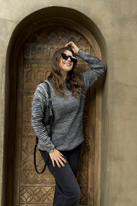 TRIKO E THURRUR ME JAKE TE RRUMBULLAKET PER FEMRA NE NGJYRE BLU TE ZBARDHUR - 3