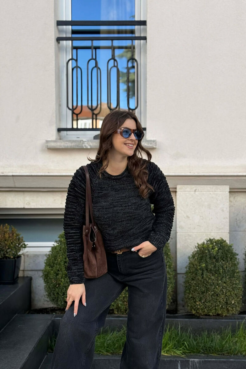 TRIKO E THURRUR ME JAKE TE RRUMBULLAKET PER FEMRA NE NGJYRE TE ZEZE ME GRI - 2