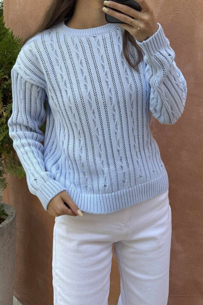 TRIKO E THURUR ME JAKË TË RRUMBULLAKËT PËR FEMRA NË NGJYRËN BEAUBLU - 2