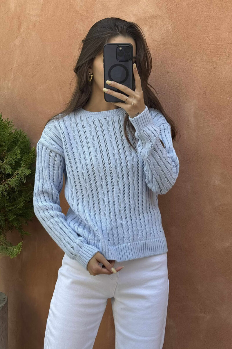 TRIKO E THURUR ME JAKË TË RRUMBULLAKËT PËR FEMRA NË NGJYRËN BEAUBLU - 3