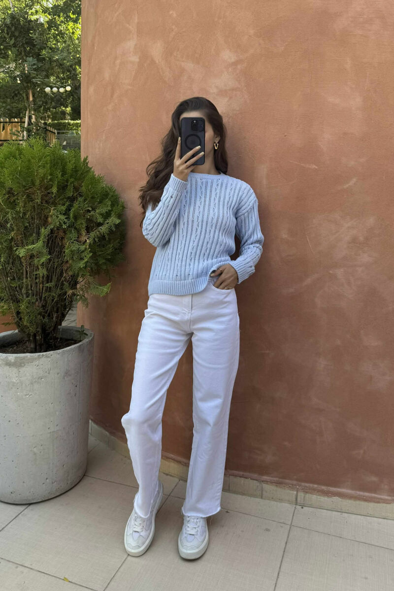 TRIKO E THURUR ME JAKË TË RRUMBULLAKËT PËR FEMRA NË NGJYRËN BEAUBLU - 4