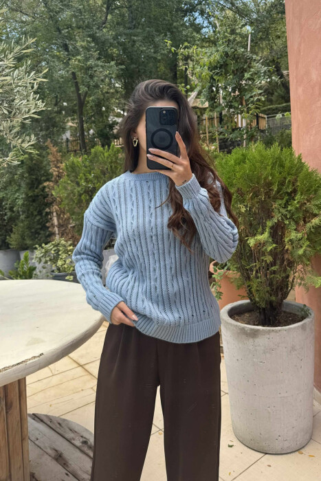 TRIKO E THURUR ME JAKË TË RRUMBULLAKËT PËR FEMRA NË NGJYRËN BLU TË ZBARDHUR - 4