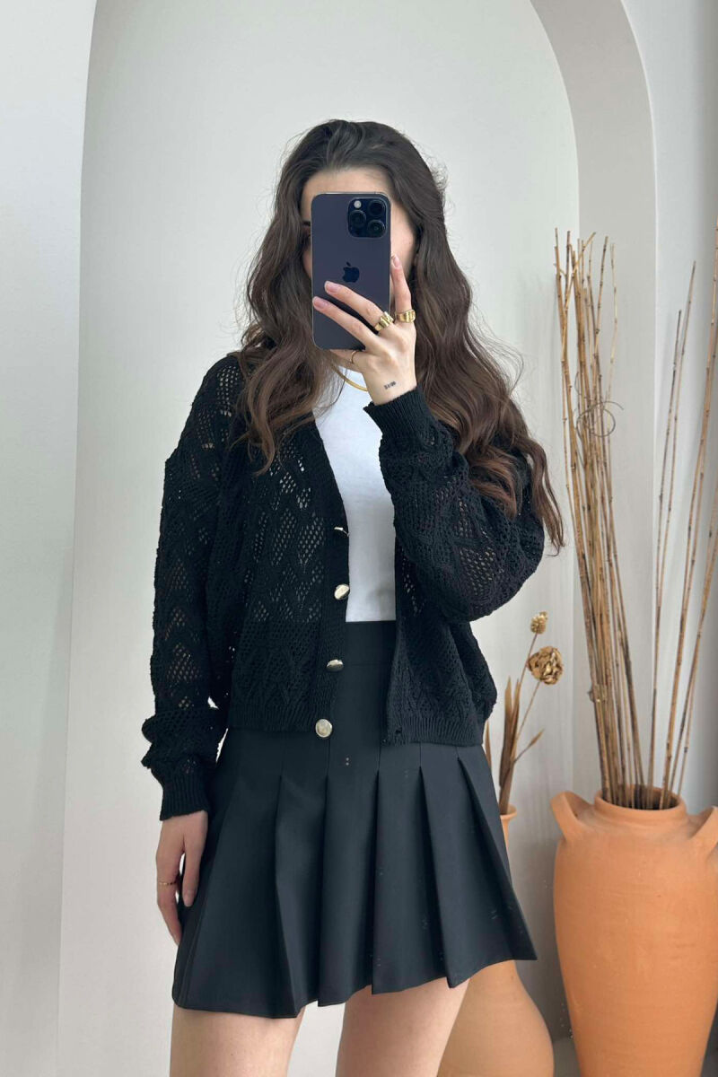 TRIKO E THURRUR PËR FEMRA NË NGJYRË TË ZEZË - 3