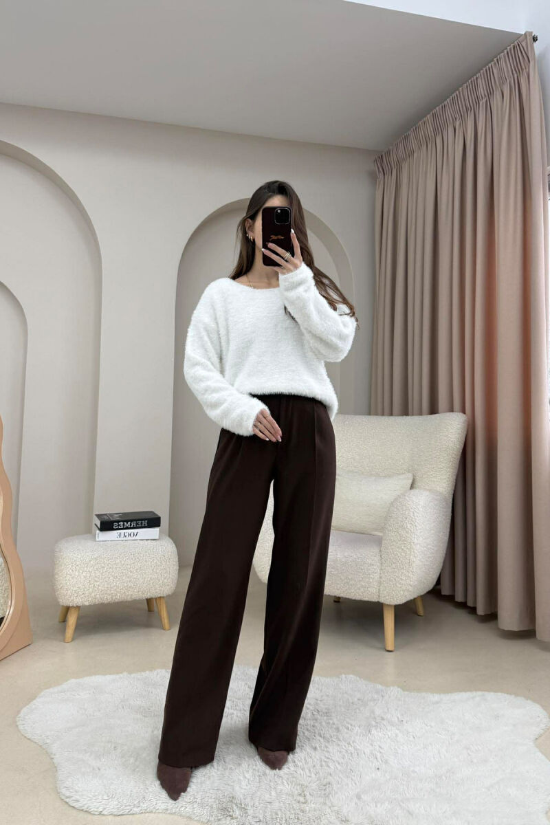 TRIKO ME DETAJ FIJESH TE BUTA PER FEMRA NE NGJYRE TE BARDHE - 2