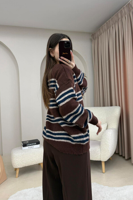 TRIKO ME DIZAJN ME VIJA DHE JAKE RRETHORE PER FEMRA NE NGJYRE KAFE - 4