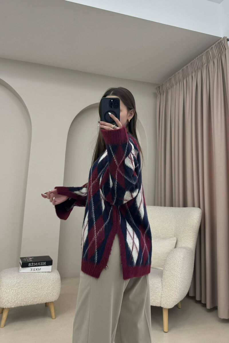 TRIKO ME DIZJAN ME ROMBE PER FEMRA NE NGJYRE VISHNJE - 3