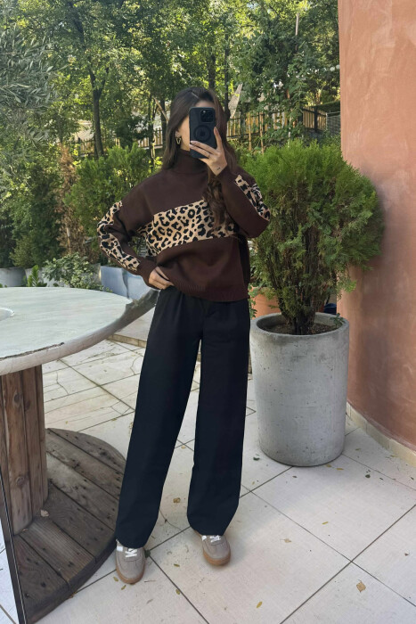 TRIKO ME JAKË GOLF DHE DIZANJ LEOPARD PËR FEMRA NË NGJYRËN KAFE - 4