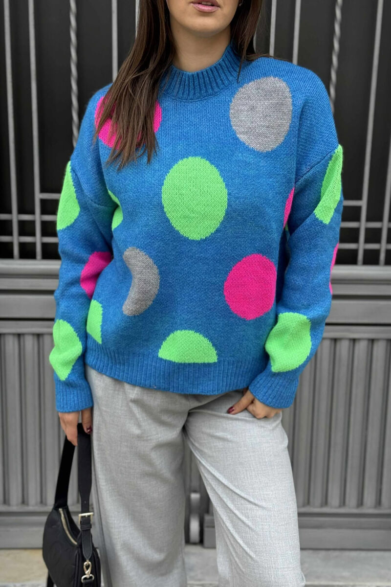 TRIKO ME JAKË GOLF DHE DIZANJ RRATHËSH PËR FEMRA NË NGJYRËN BLU - 4