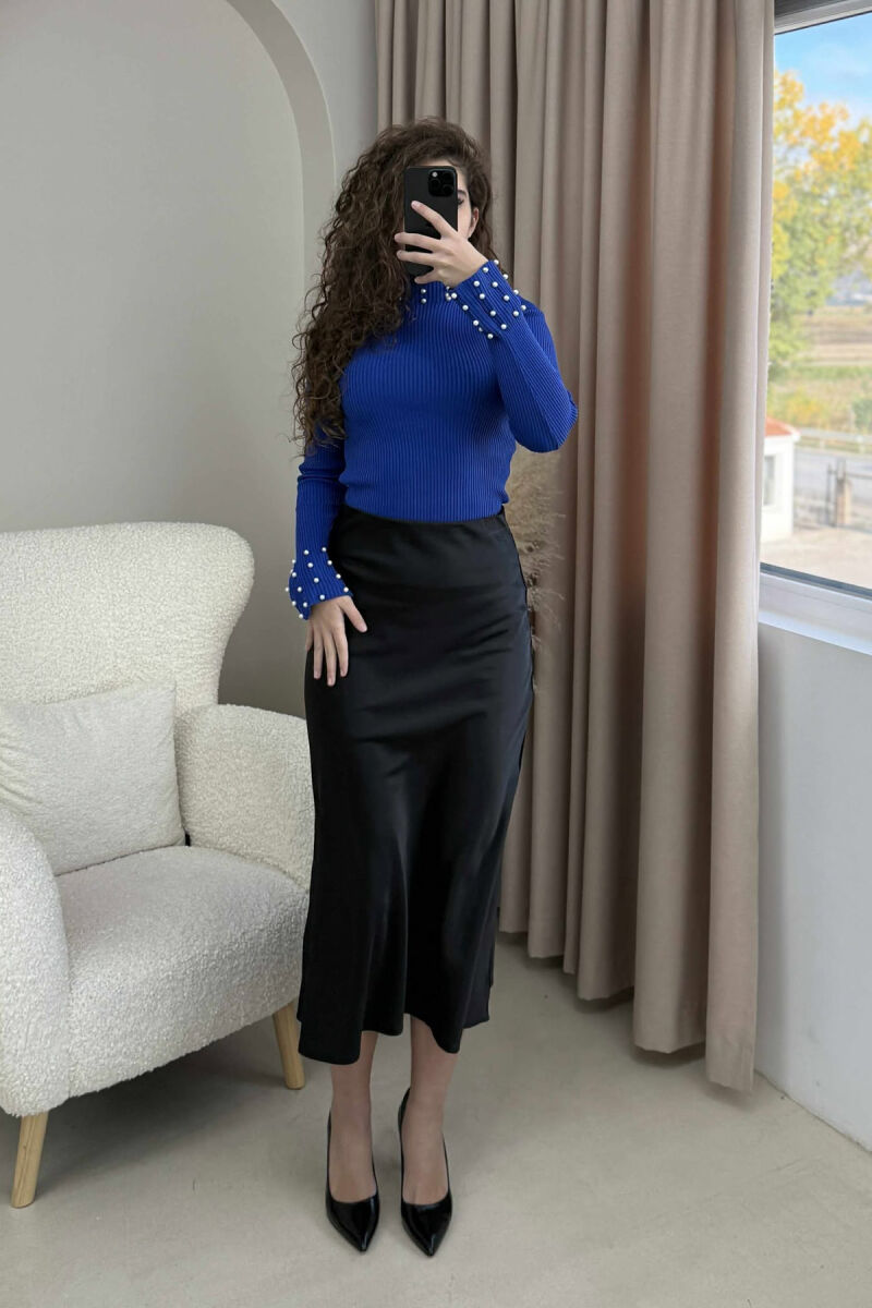 TRIKO ME JAKË GOLF DHE ME DETAJIN E PERLAVE PËR FEMRA NË NGJYRË BLU - 2