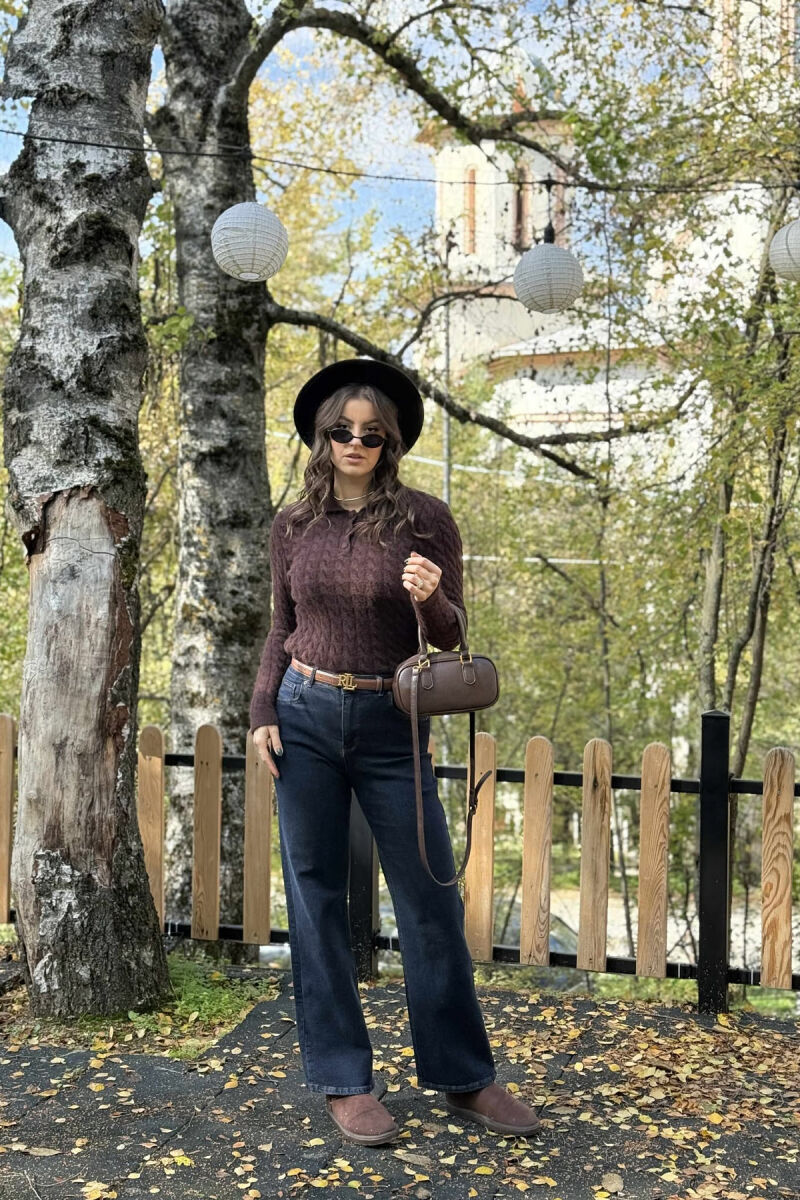 TRIKO ME JAKË POLO DHE BUTONA PËR FEMRA NË NGJYRË KAFE TË ERRËT - 1