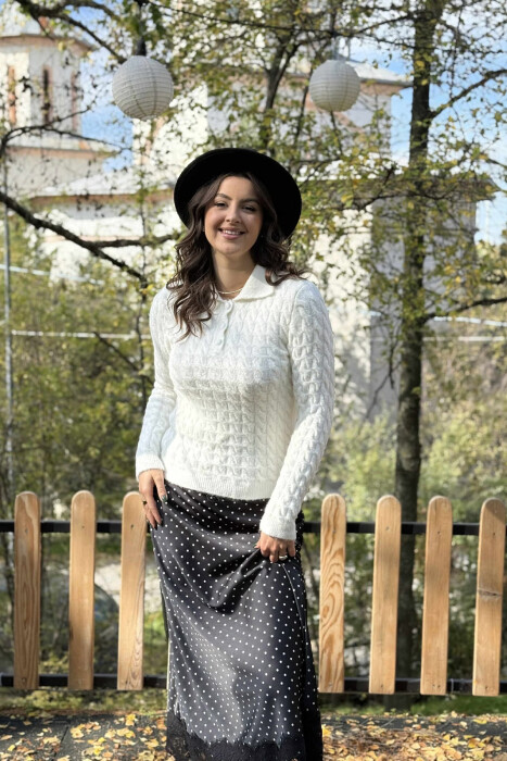 TRIKO ME JAKË POLO DHE BUTONA PËR FEMRA NË NGJYRË TË BARDHË - KLAUDIO FASHION