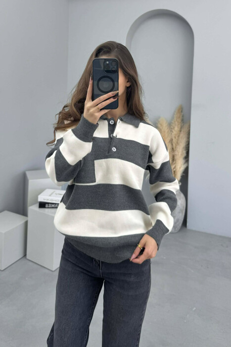 TRIKO ME JAKE POLO ME DETAJIN E XHEPIT DHE VIJA PER FEMRA NE NGJYRE GRI - 2