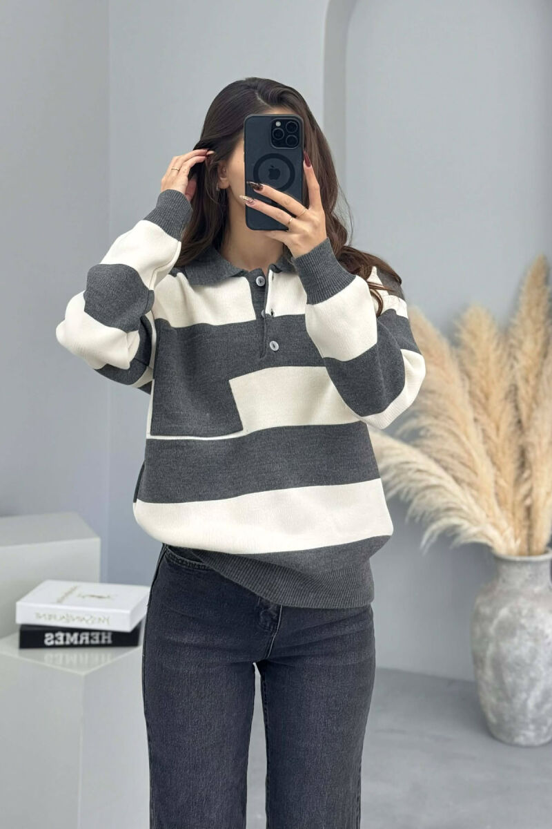 TRIKO ME JAKE POLO ME DETAJIN E XHEPIT DHE VIJA PER FEMRA NE NGJYRE GRI - 3