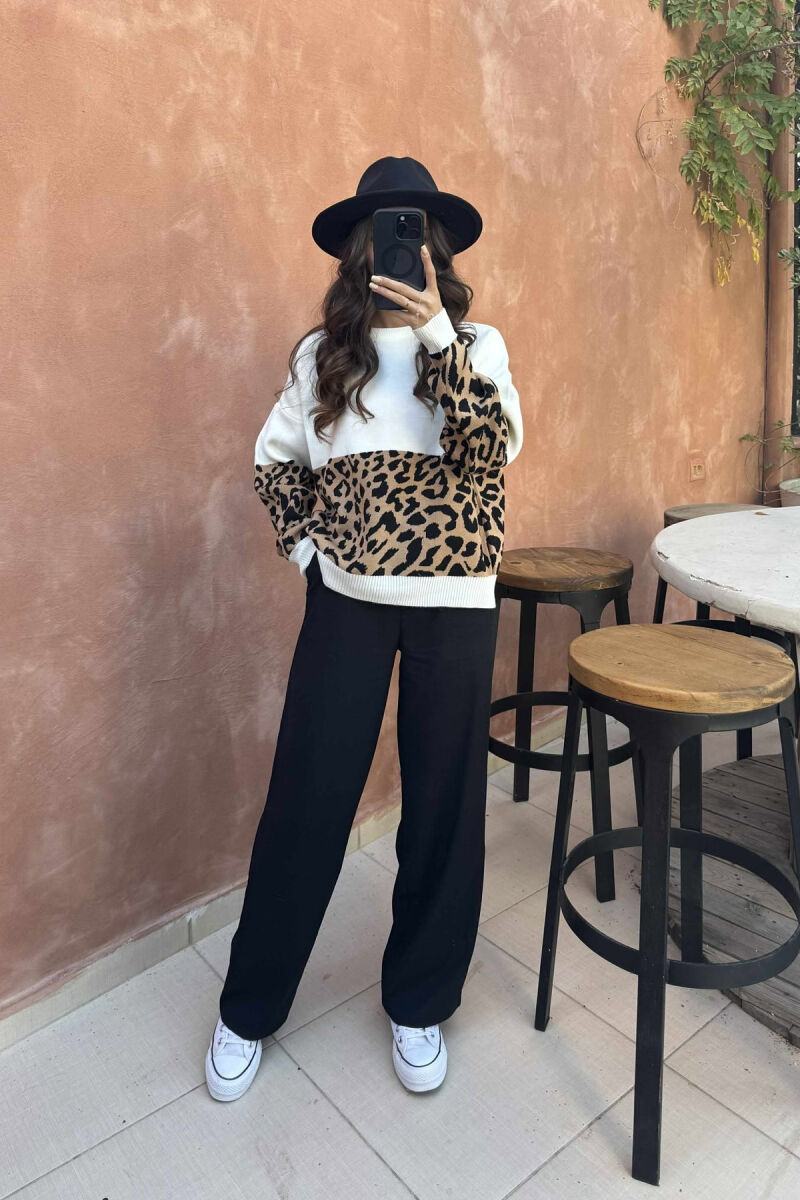 TRIKO ME JAKË TË RRUMBULLAKËT DHE DIZANJ LEOPARD PËR FEMRA NË NGJYRËN E BARDHË - 1