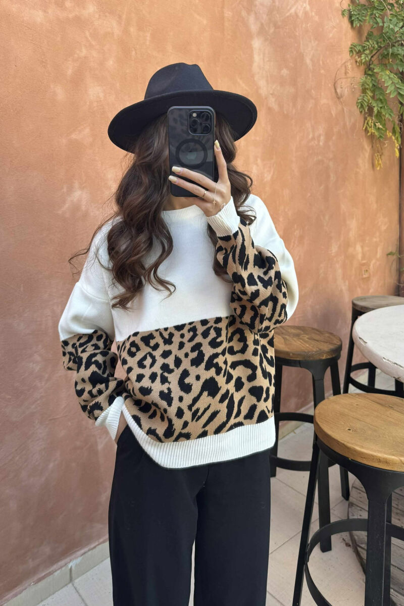 TRIKO ME JAKË TË RRUMBULLAKËT DHE DIZANJ LEOPARD PËR FEMRA NË NGJYRËN E BARDHË - 3