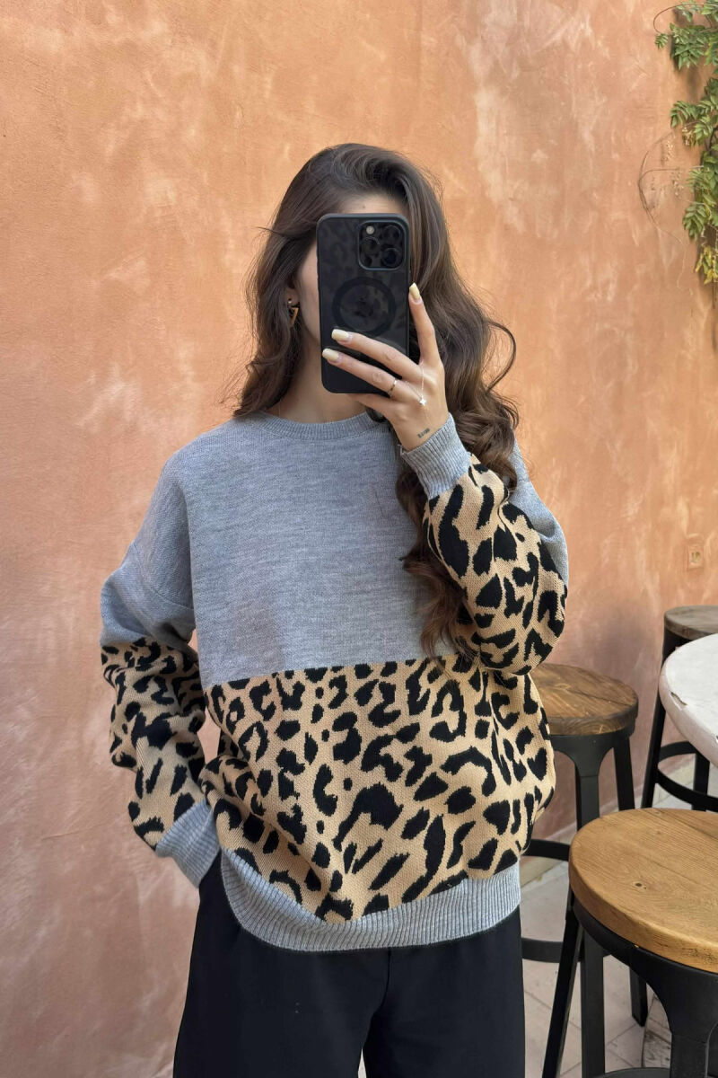 TRIKO ME JAKË TË RRUMBULLAKËT DHE DIZANJ LEOPARD PËR FEMRA NË NGJYRËN GRI - 5