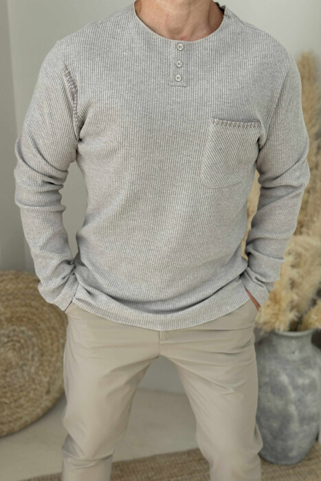 TRIKO ME JAKË TË RRUMBULLAKËT DHE ME DETAJIN E XHEPIT PËR MESHKUJ NË NGJYRËN KAFE TË ZBARDHUR - 3