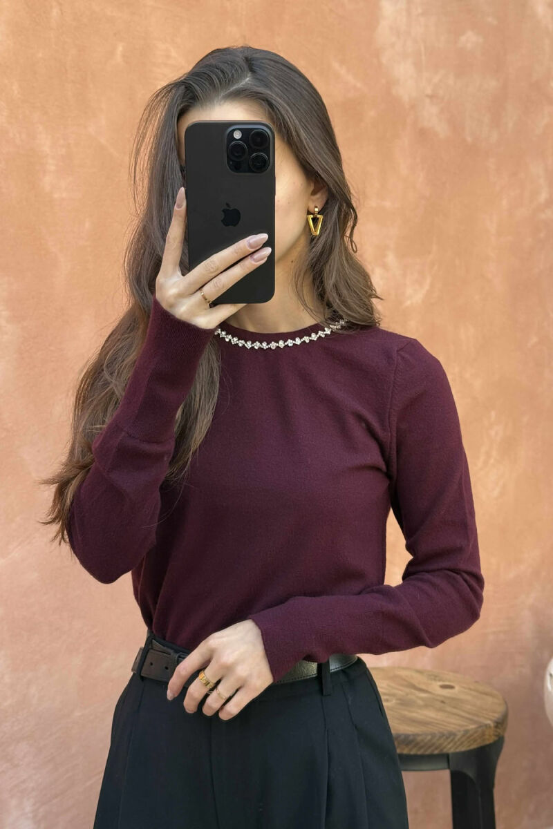 TRIKO ME JAKË TË RRUMBULLAKET ME DETAJE GURËSH ME SHKËLQIM PËR FEMRA NË NGJYRËN VISHNJË - 5