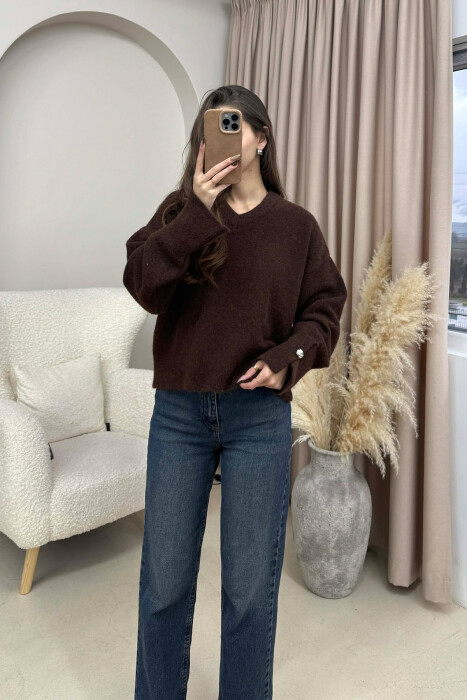 TRIKO ME JAKE V DHE ME BUTONA TEK MENGET PER FEMRA NE NGJYRE KAFE TE ERRET - 2