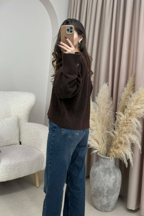 TRIKO ME JAKE V DHE ME BUTONA TEK MENGET PER FEMRA NE NGJYRE KAFE TE ERRET - 3