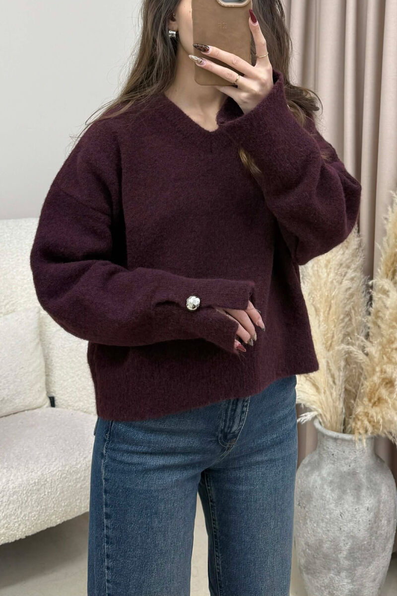 TRIKO ME JAKE V DHE ME BUTONA TEK MENGET PER FEMRA NE NGJYRE VISHNJE - 2