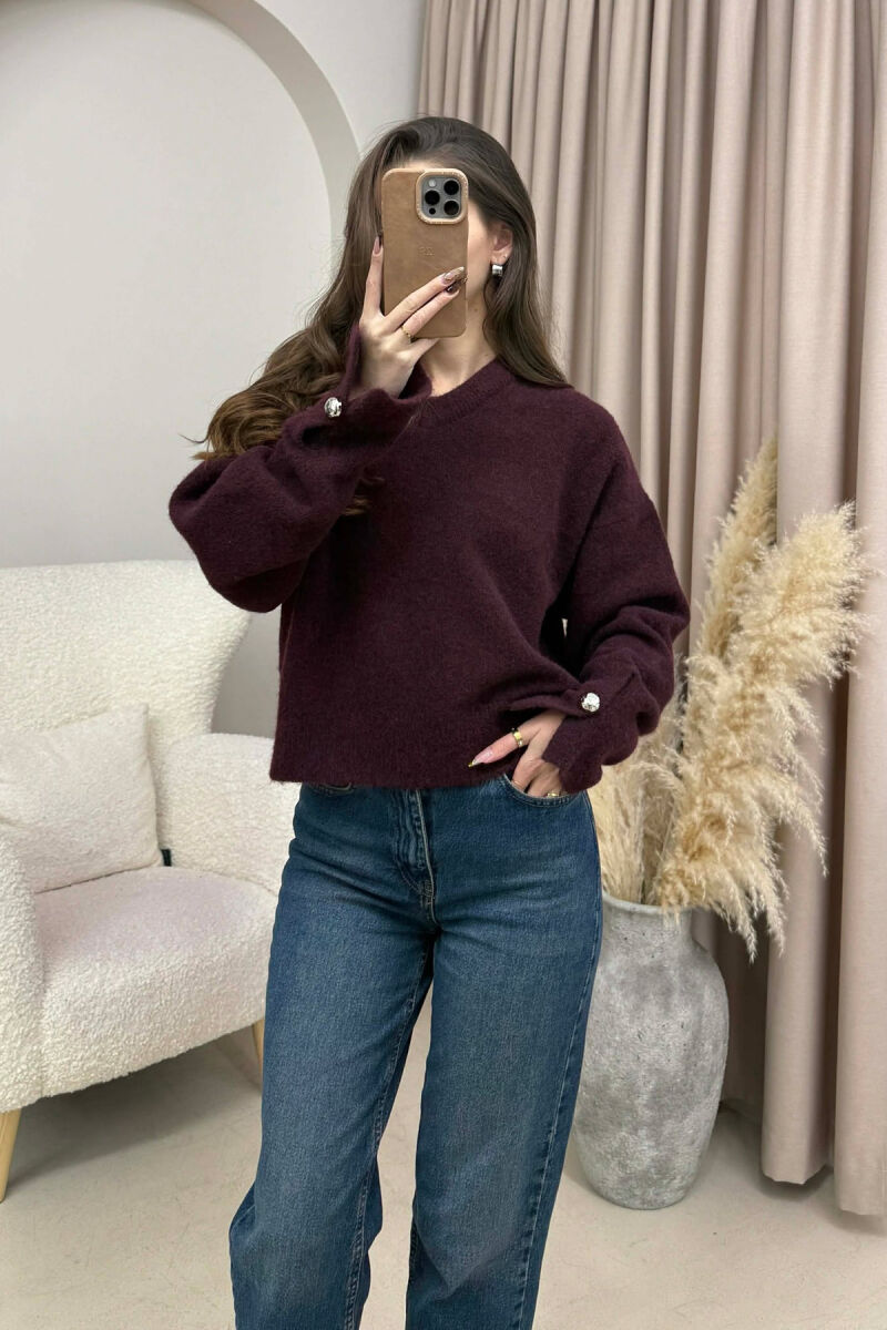 TRIKO ME JAKE V DHE ME BUTONA TEK MENGET PER FEMRA NE NGJYRE VISHNJE - 4