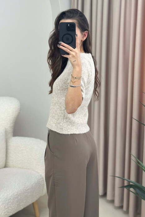 TRIKO ME LOGO ME ZEMËR DHE ME MËNGË TË SHKURTRA PËR FEMRA NË NGJYRË BEZHË - 4