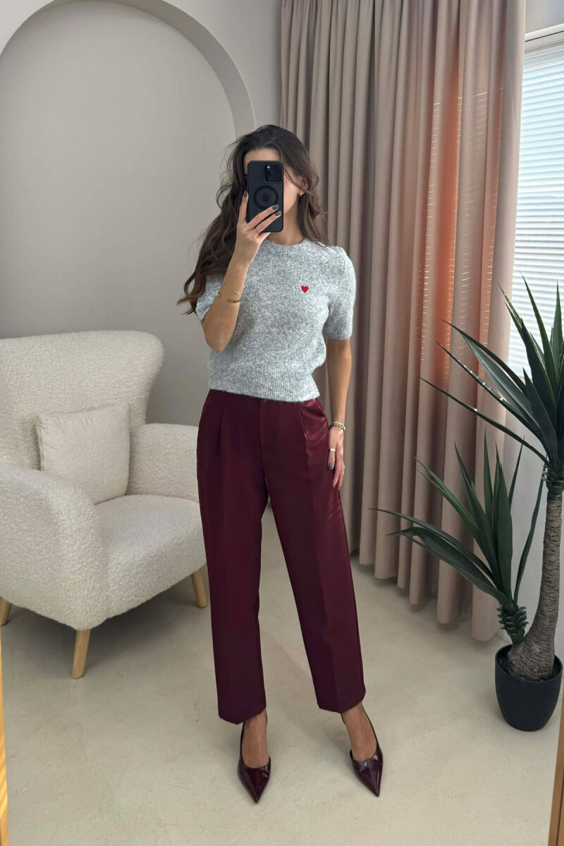 TRIKO ME LOGO ME ZEMËR DHE ME MËNGË TË SHKURTRA PËR FEMRA NË NGJYRË GRI - 8