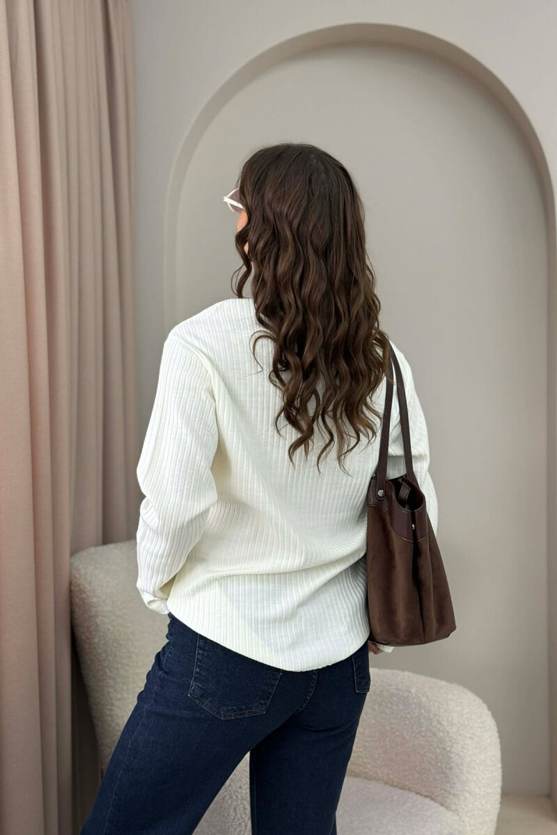 TRIKO ME NJË XHEP PËR FEMRA NË NGJYRE TE BARDHE - 5