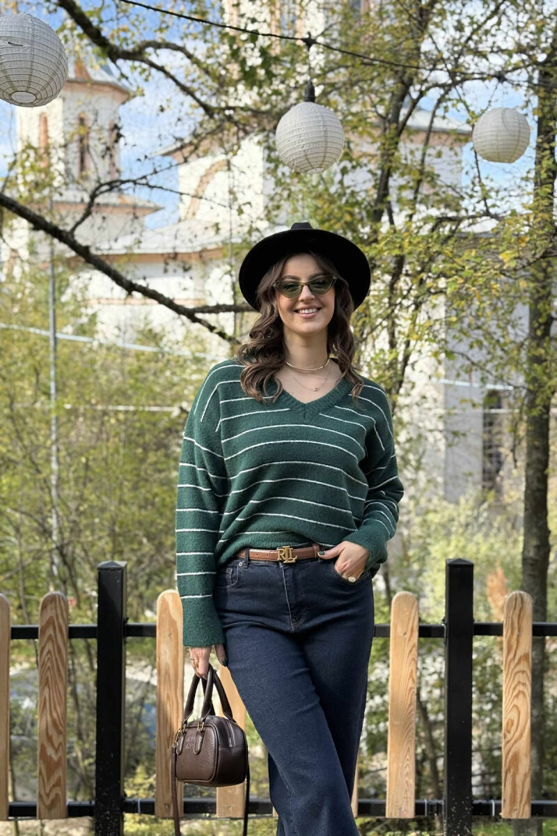 TRIKO ME VIJA DHE JAKË V PËR FEMRA NË NGJYRË JESHILE TË ERRËT - 2