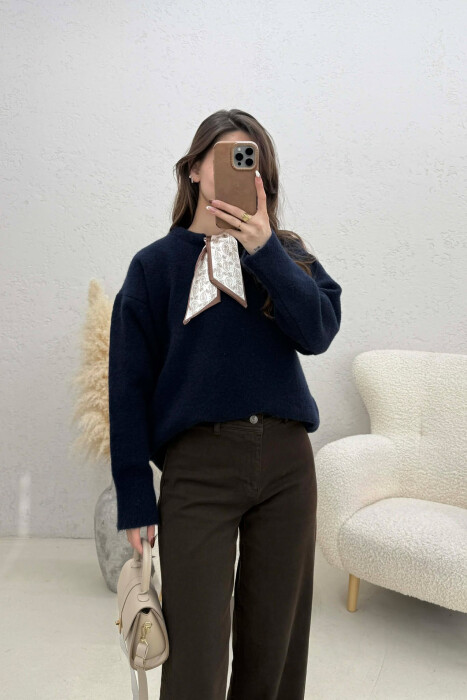 TRIKO NJE NGJYRESHE ME DETAJIN E SHALLIT PER FEMRA NE NGJYRE BLU - 1