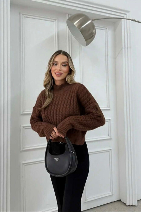 TRIKO NJE NGJYRESHE ME JAKE GJYSEM GOLF PER FEMRA NE NGJYRE KAFE - 3