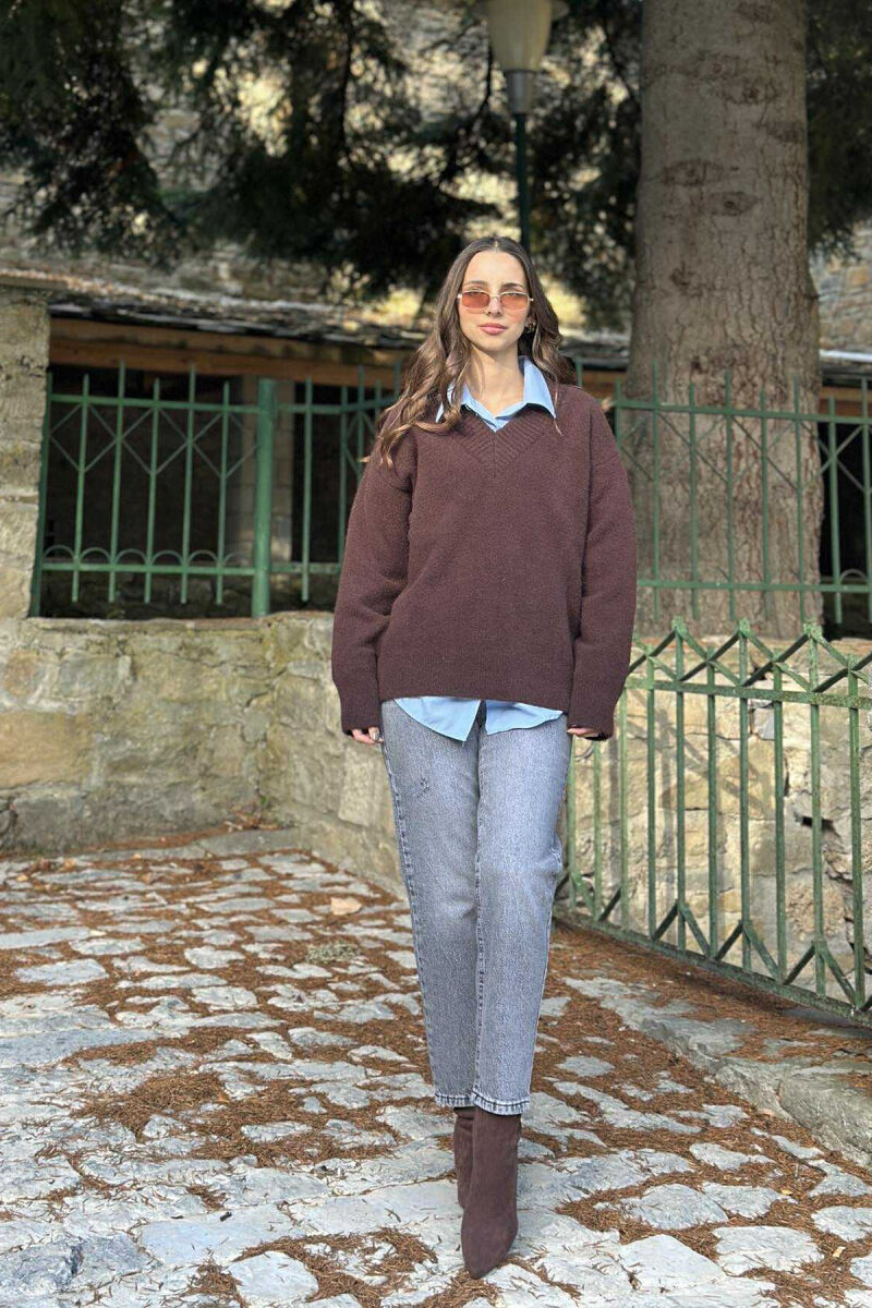 TRIKO NJË NGJYRËSHE ME JAKË V PËR FEMRA NË NGJYRË KAFE TË ERRËT - 1