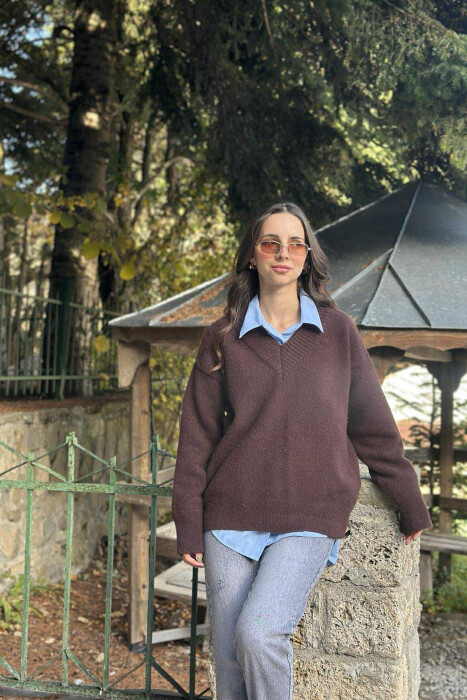 TRIKO NJË NGJYRËSHE ME JAKË V PËR FEMRA NË NGJYRË KAFE TË ERRËT - 3