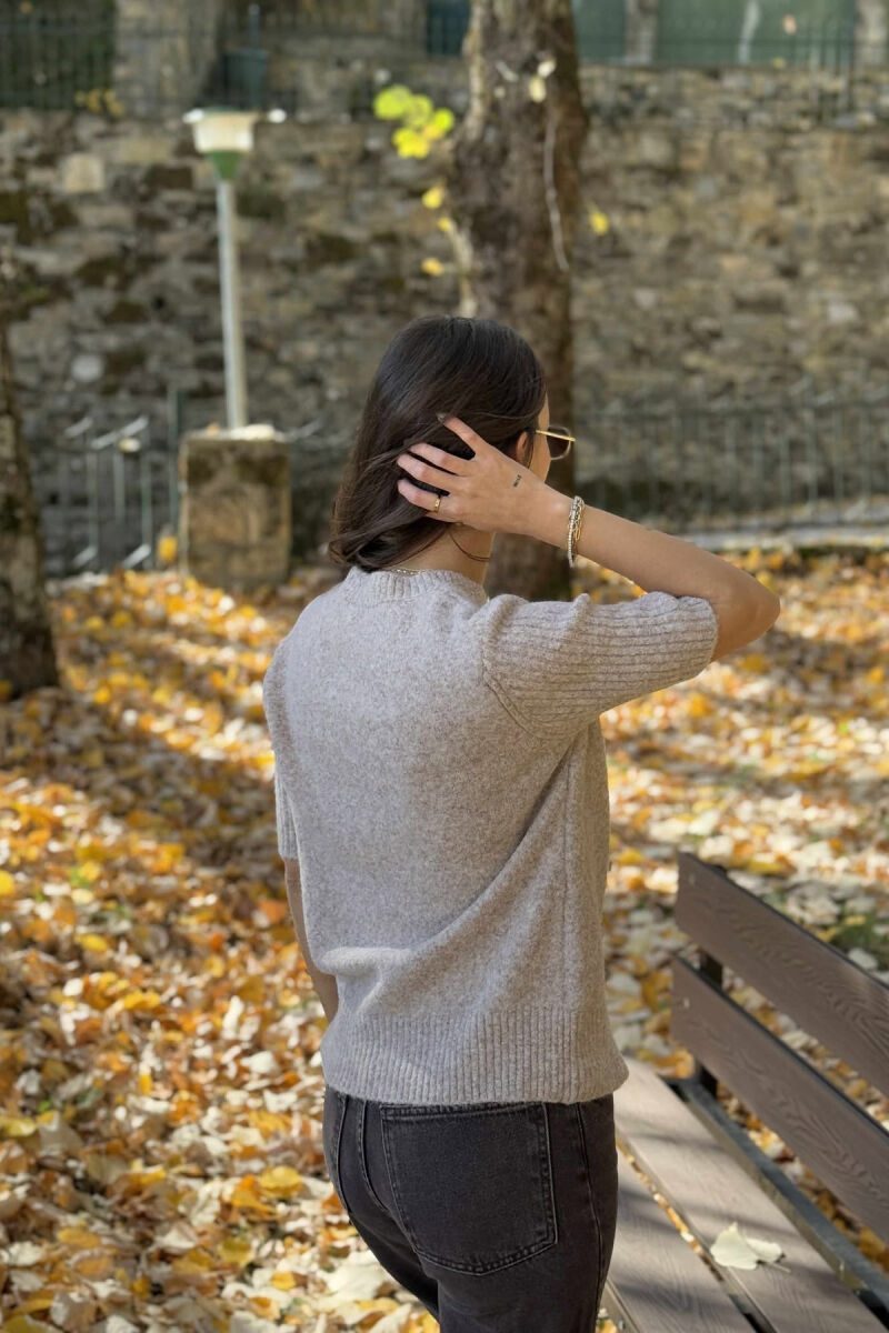 TRIKO NJË NGJYRËSHE ME MËNGË TË SHKURTRA PËR FEMRA NË NGJYRË BEZHË - 3