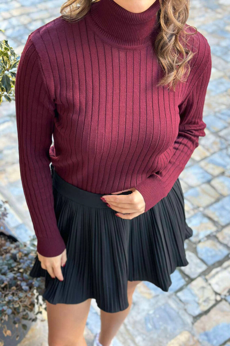 TRIKO NJËNGJYRËSHE ME JAKË GJYSËM GOLF PËR FEMRA NË NGJYRËN VISHNJË - 4