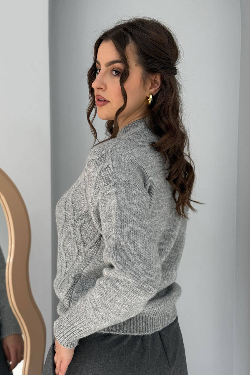 TRIKO PËR FEMRA NË NGJYRËN GRI E ZBARDHUR - 3